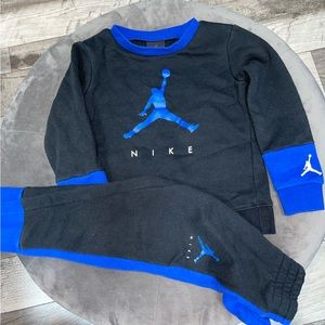 Jordan Boys 3T Sweatsuit.